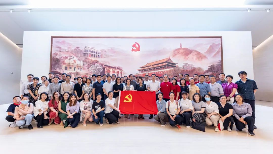 黨建引領聚合力｜APP中國追尋崢嶸歲月，感悟紅色傳承